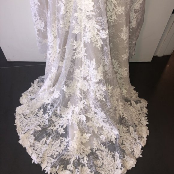 NEVER WORN Mira Zwillenger Veronica Wedding Dress - Picture 4 of 8